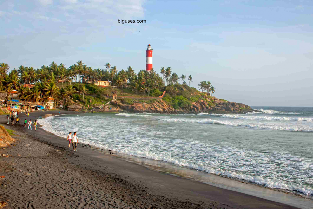 top 10 best popular tourist places destinations list to visit in Kerala